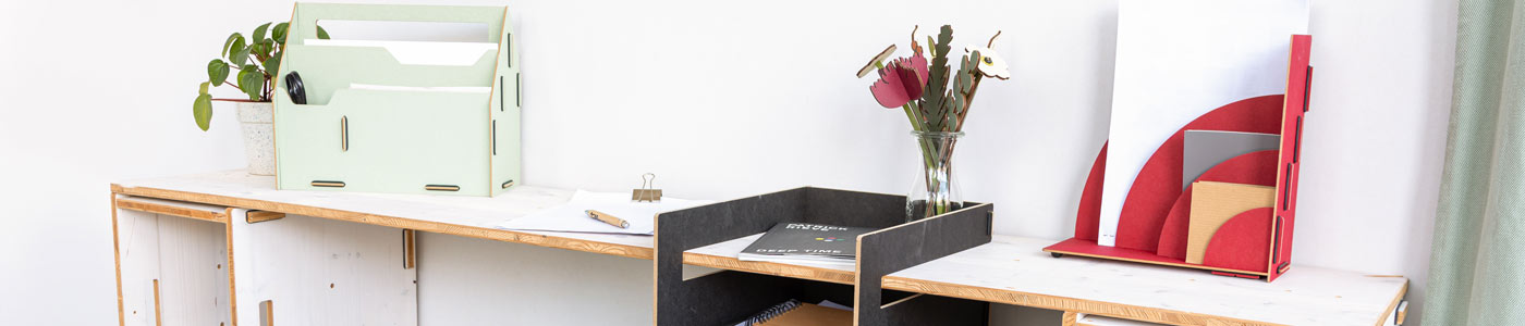 Schreibtische, und Rollcontainer aus nachhaltiger Produktion