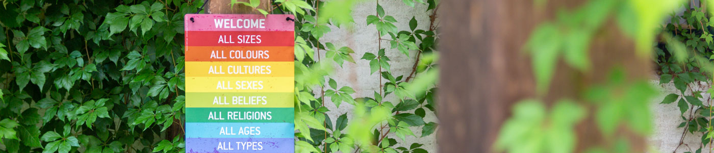 Schilder und Dekoration für Ladengschäfte