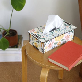 Preview: Taschentuchbox mit skandinavischem Blumenmuster