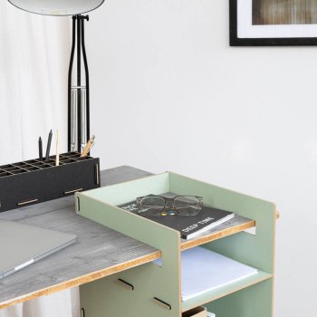 Hängebox mit Ablagefläche