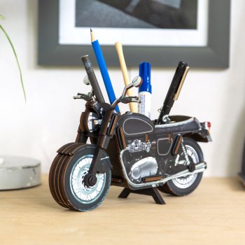 Preview: Stiftebox Motorrad auf dem Schreibtisch