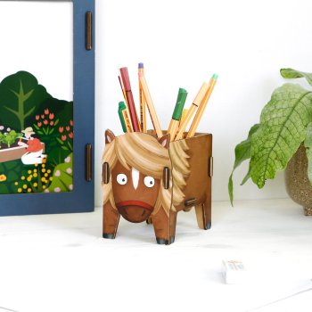 Stiftebox Pony auf dem Schreibtisch