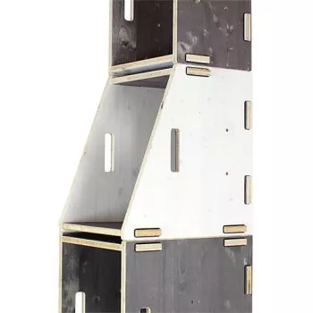 Beispiel: Regalturm mit schmalen und breiten Regalfächern
