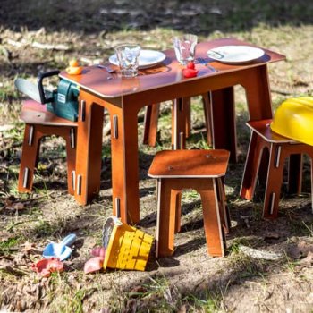 Leichte Kinder Gartenmöbel aus wetterfestem Holz | WERKHAUS