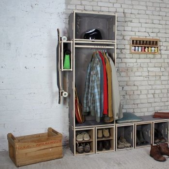 Beispiel Kleiderschrank und Garderobe mit der Holzkiste WERKBOX 2.3 | WERKHAUS