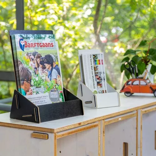 Prospektständer A4 mit Prospektständer DIN lang