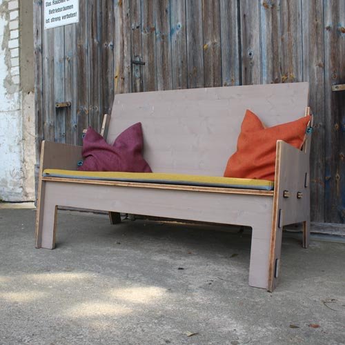 Moderne Gartenbank aus Holz Moderne Gartenbank aus Holz