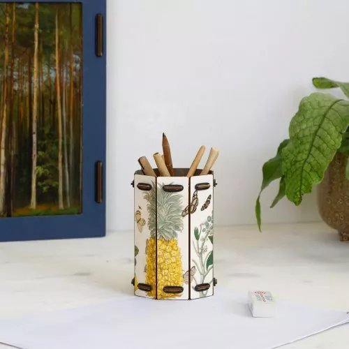 Illustriertes Botanik Motiv auf Stiftebox