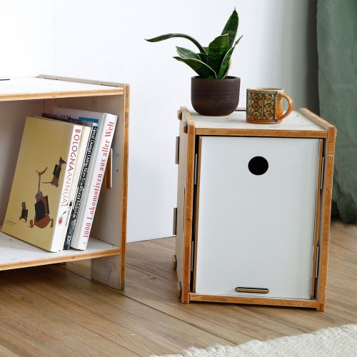 weiße Regalskiste in einer Werkbox