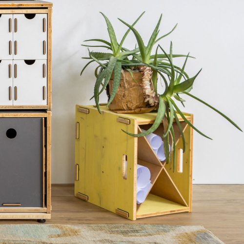 Gelbe Werkbox mit Kreuz Einsatz