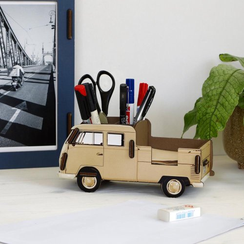 VW T1 Doppelkabine als beige Stiftebox