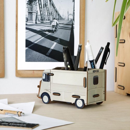 beiger Citroen als Stiftebox