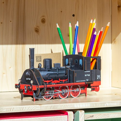 Stiftebox Lokomotive schwarz und rot