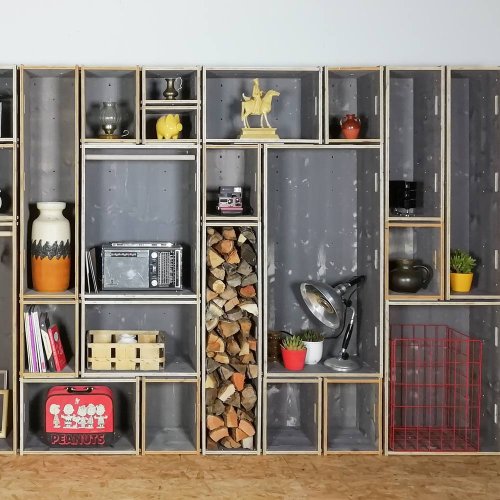 Werkboxsystem mit verschieden großen Werkboxen als Wandregal