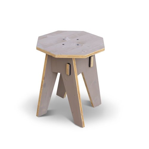 Holzhocker Design mit Stecksystem als Gartenmöbel