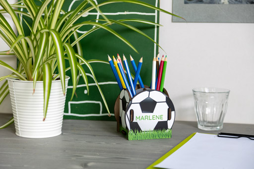 Personalisierte Fu&szlig;ball-Stiftebox von WERKHAUS mit individuellem Namen